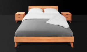 Natur24 Einzelbett "Bett Gerg 1 aus Kernbuche massiv 140x200 cm mit Holzkopfteil und Holzbeinen"