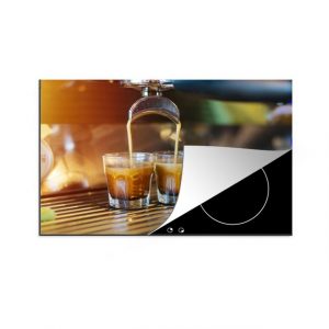 MuchoWow Herdblende-/Abdeckplatte "Kaffeemaschine macht zwei Espressi", Vinyl, (1 tlg), Mobile Arbeitsfläche nutzbar, Ceranfeldabdeckung