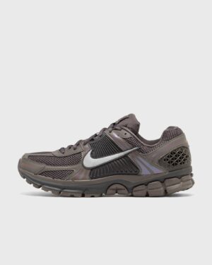 Nike ZOOM VOMERO 5 men Lowtop brown in Größe:45