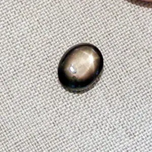 5,73 ct schwarzer Sternsaphir Edelstein Cabochon-Schliff