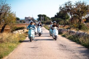 Ganztägige Motorrollertour nach Polignano a Mare, Conversano und Monopoli