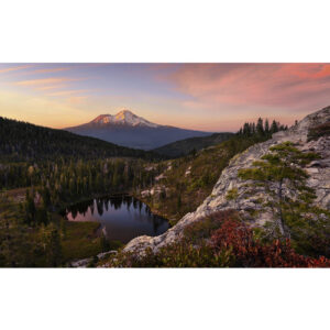 KOMAR Vliestapete "Between the Light", Breite 450 cm, seidenmatt - bunt