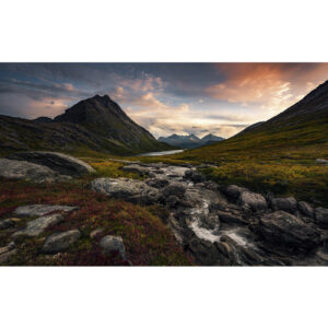 KOMAR Vliestapete "Schroffes Paradies", Breite 450 cm, seidenmatt - bunt