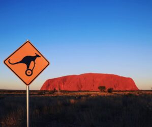 Quarter Uluru selbstbalancierender Roller und Sonnenuntergang